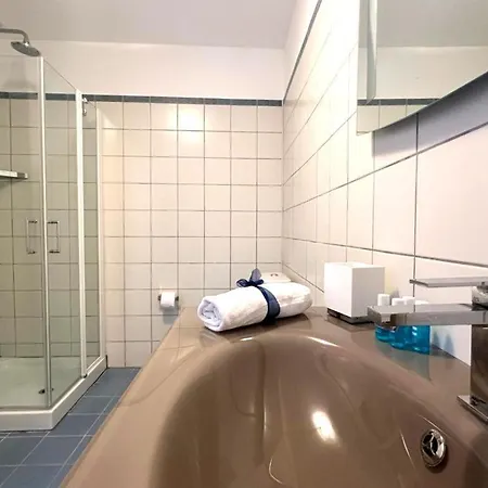 Dama View By Holidays *